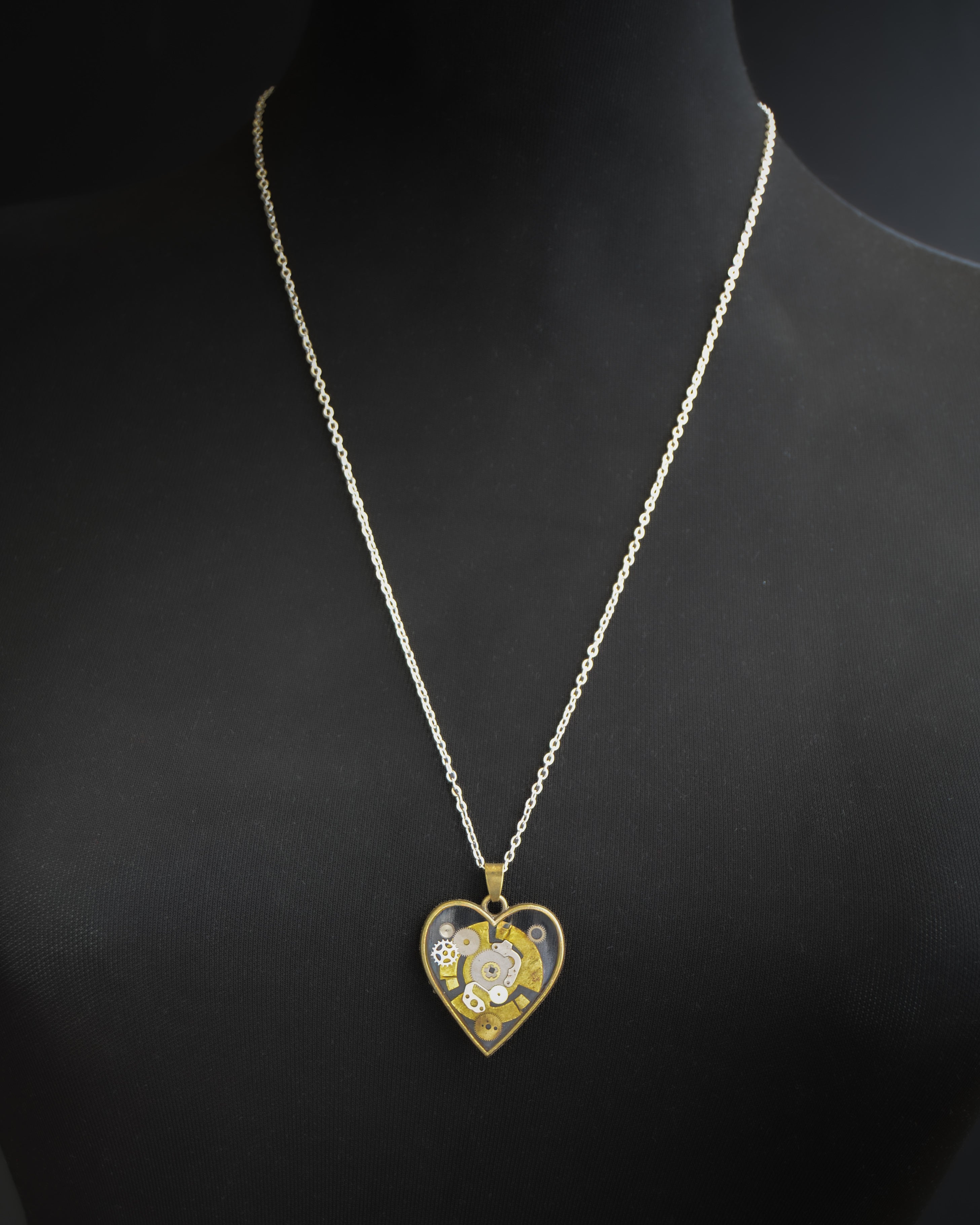 Colier Clockwork Heart